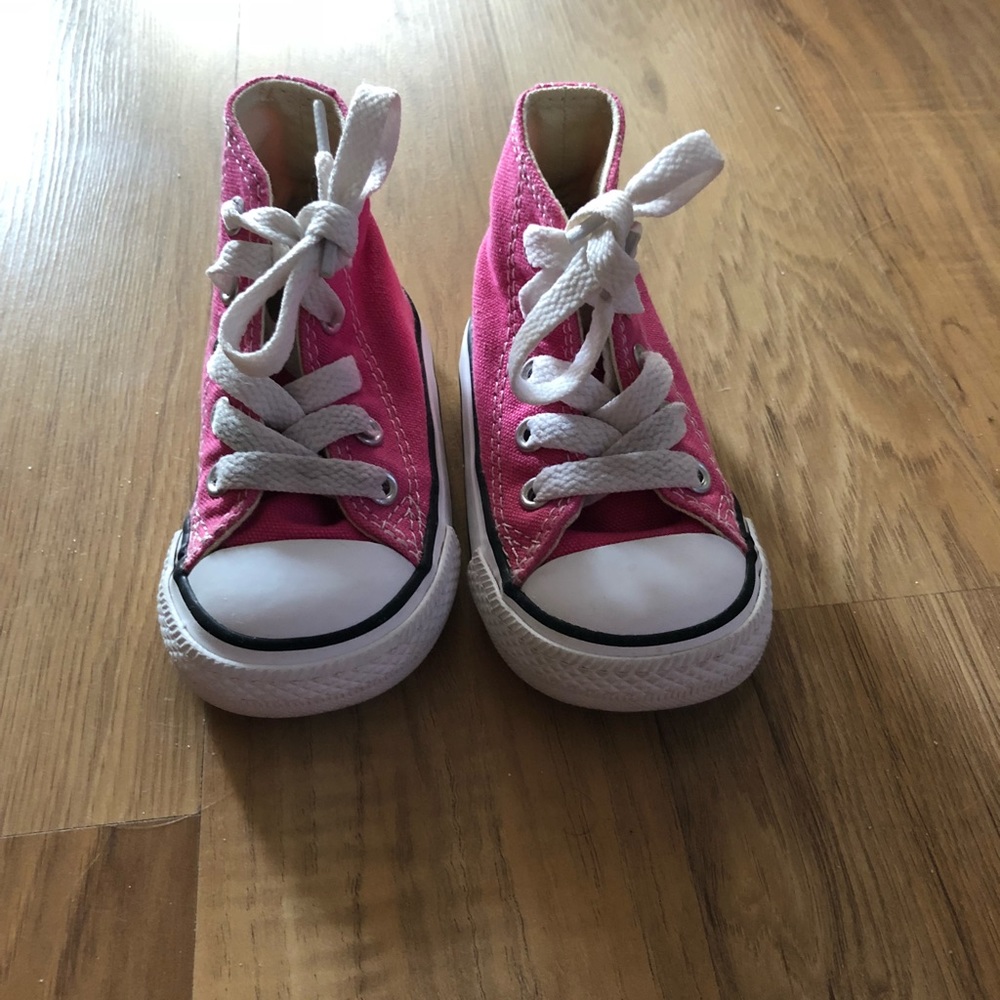 Converse toddler